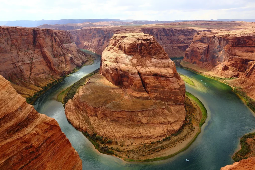 Horseshoe Bend in Arizona, USA – one of the best places to see in the world for its unique natural beauty and striking landscape.