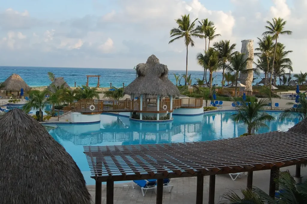 Scenic beach in Punta Cana, Dominican Republic, with turquoise waters and white sand, highlighting one of the best places to travel in March for relaxation.