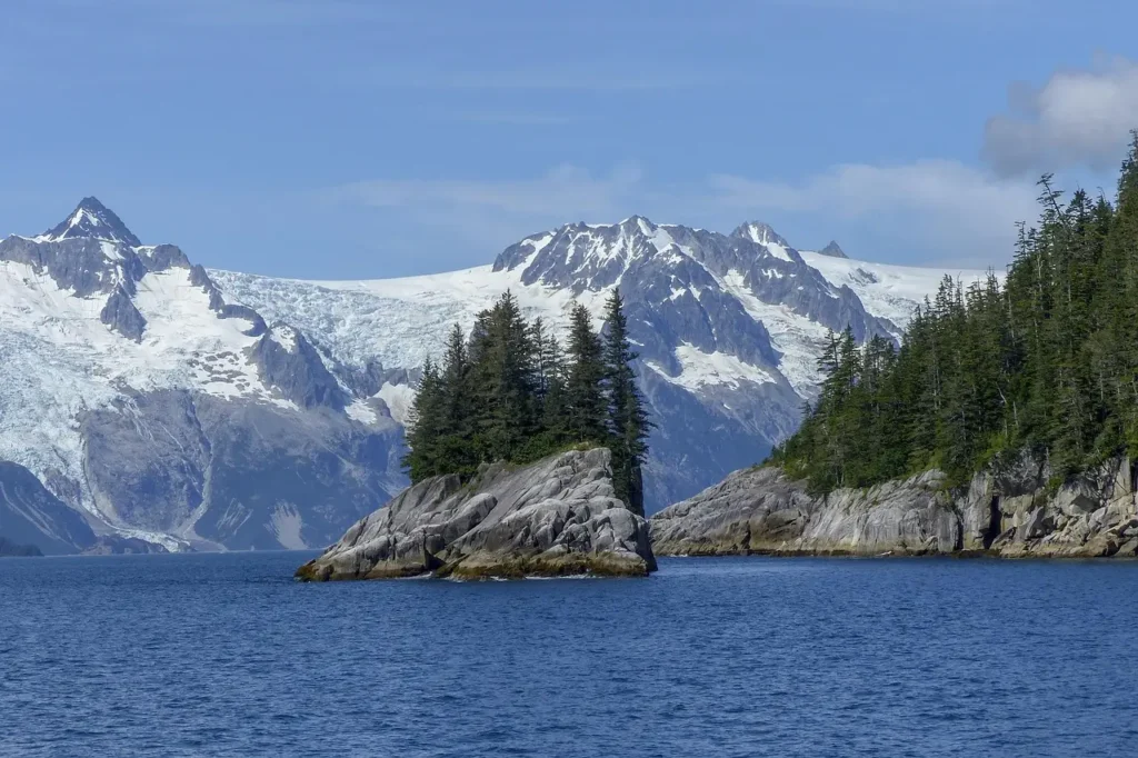  A scenic view of Kenai, Alaska, showcasing its natural beauty, highlighting why it's considered one of the best cities to live in Alaska.